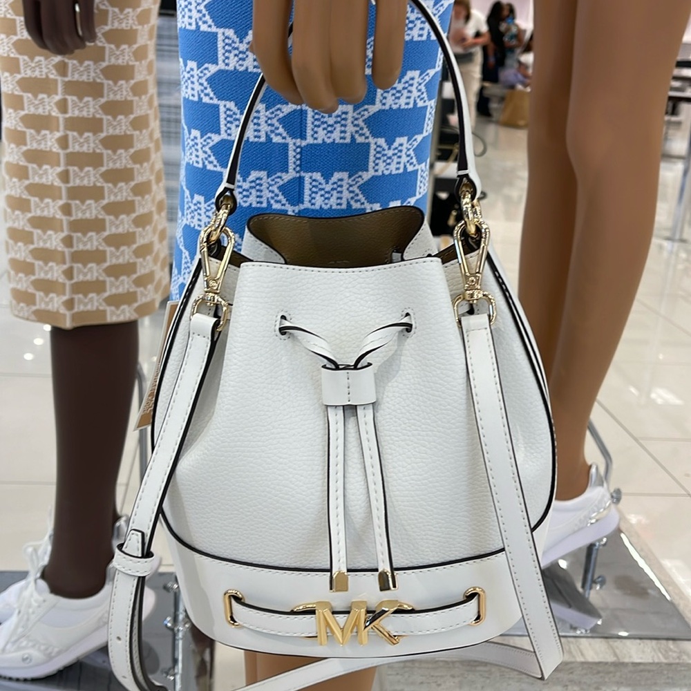 MICHAEL KORS 
Reed Medium Pebbled Leather Bucket Bag Satchel Crossbody Handbag - Picture 14 of 16